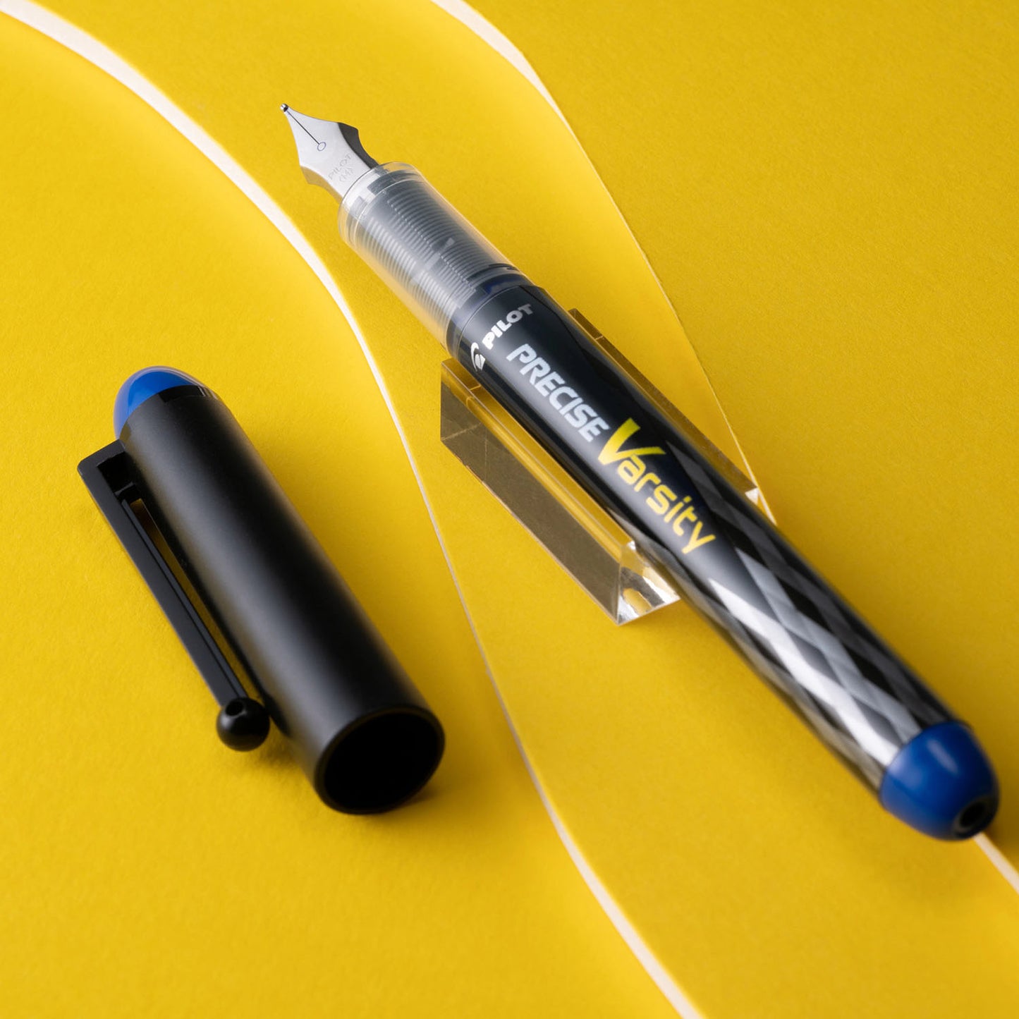 Pilot Varsity Disposable Fountain Pen - Blue yellow background