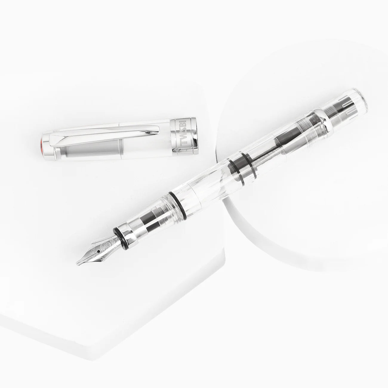 TWSBI Diamond 580 Fountain Pen - Clear - Piston Filler - Demonstrator - Made in Taiwan uncapped