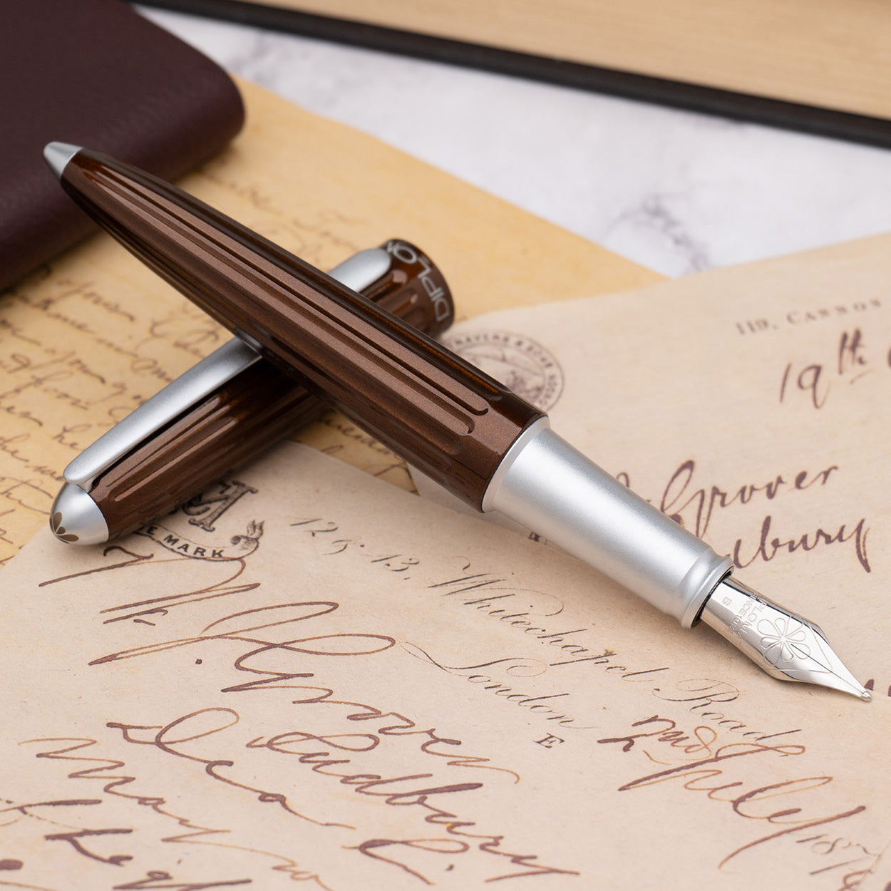 Diplomat Aero Fountain Pen - Marrakesh - Made In Germany lifestyle 2