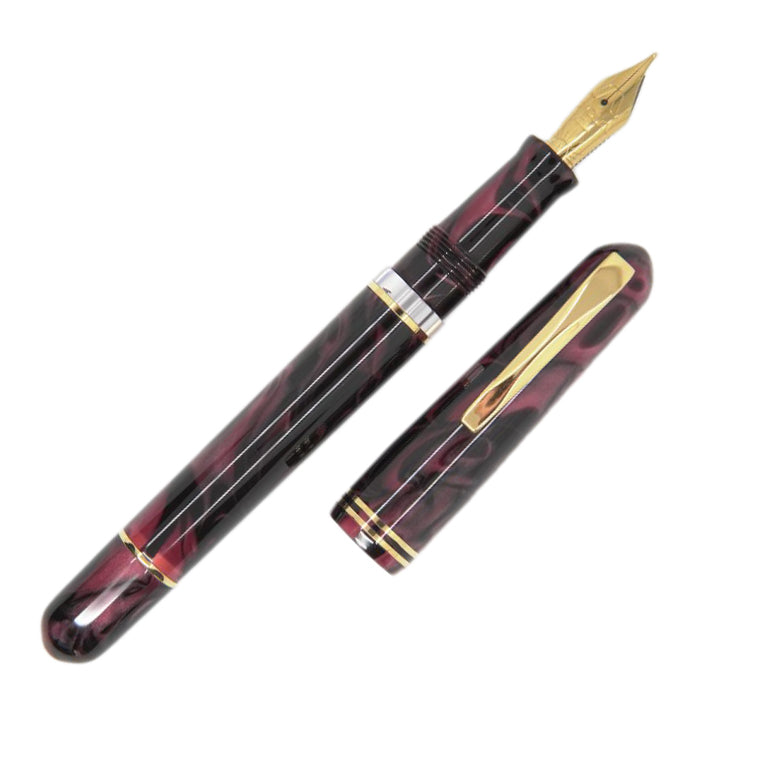 Gioia Metis Fountain Pen - Amaranto - Gold Trim Uncapped