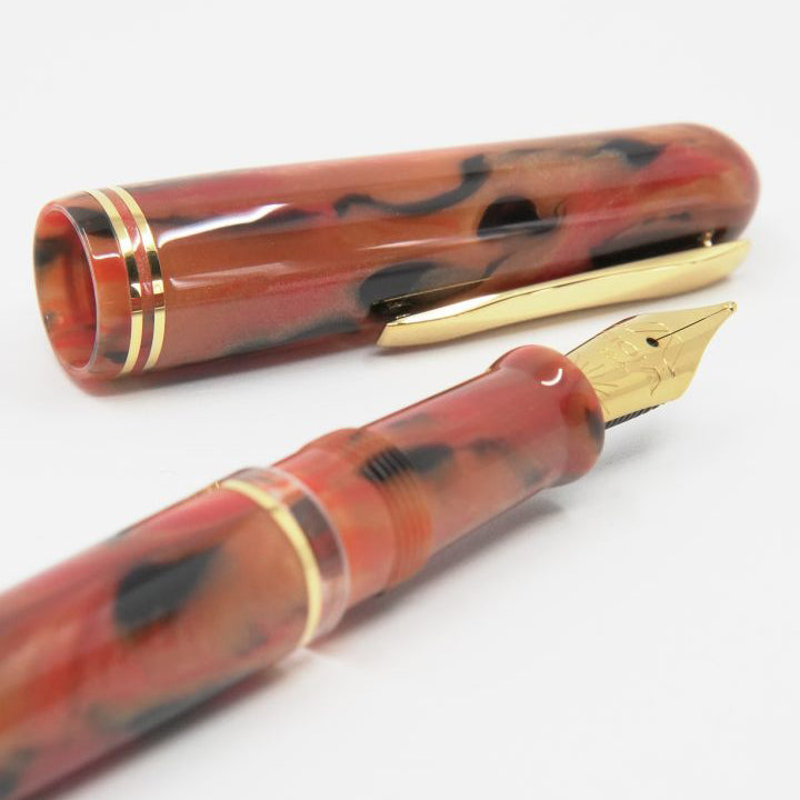 Gioia Metis Fountain Pen - Terre Di Napoli - Gold Trim nib detail