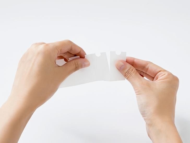 Kobeha SUITO Fountain Pen Cleaning Paper - Portable Blotting Sheets perforation demonstration