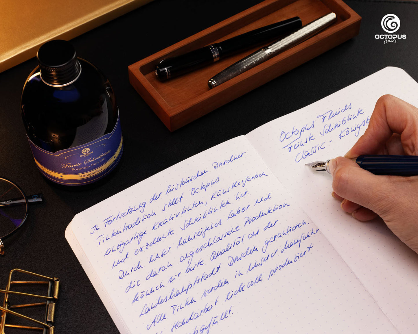 Octopus Fluids Fountain Pen Ink - 250 ml Bottle - Königsblau Royal Blue Erasable - Made in Germany writing sample