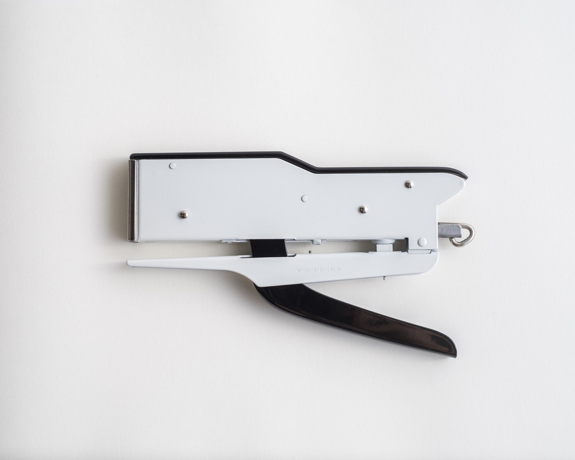 Zenith 548/E Black and White Pliers Stapler side